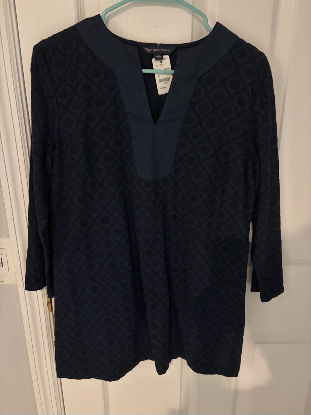 Brooks Brothers Navy Diamond-Textured V-Neck embroidered Tunic size M